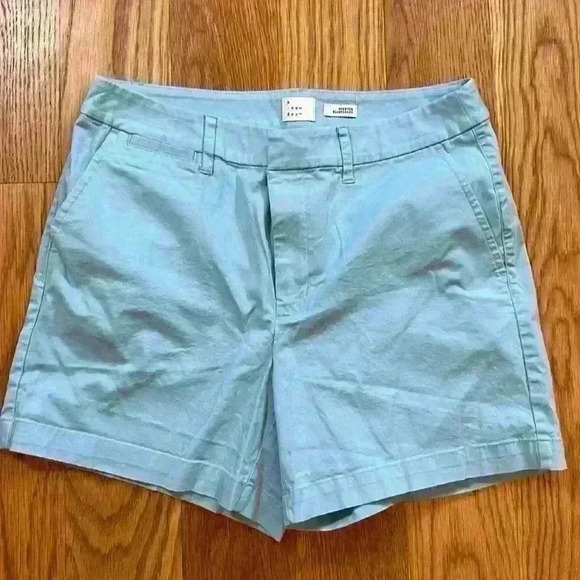 A New Day Women's Turquoise Flat Front Stretch Chino Shorts Size 4 - Picture 3 of 6